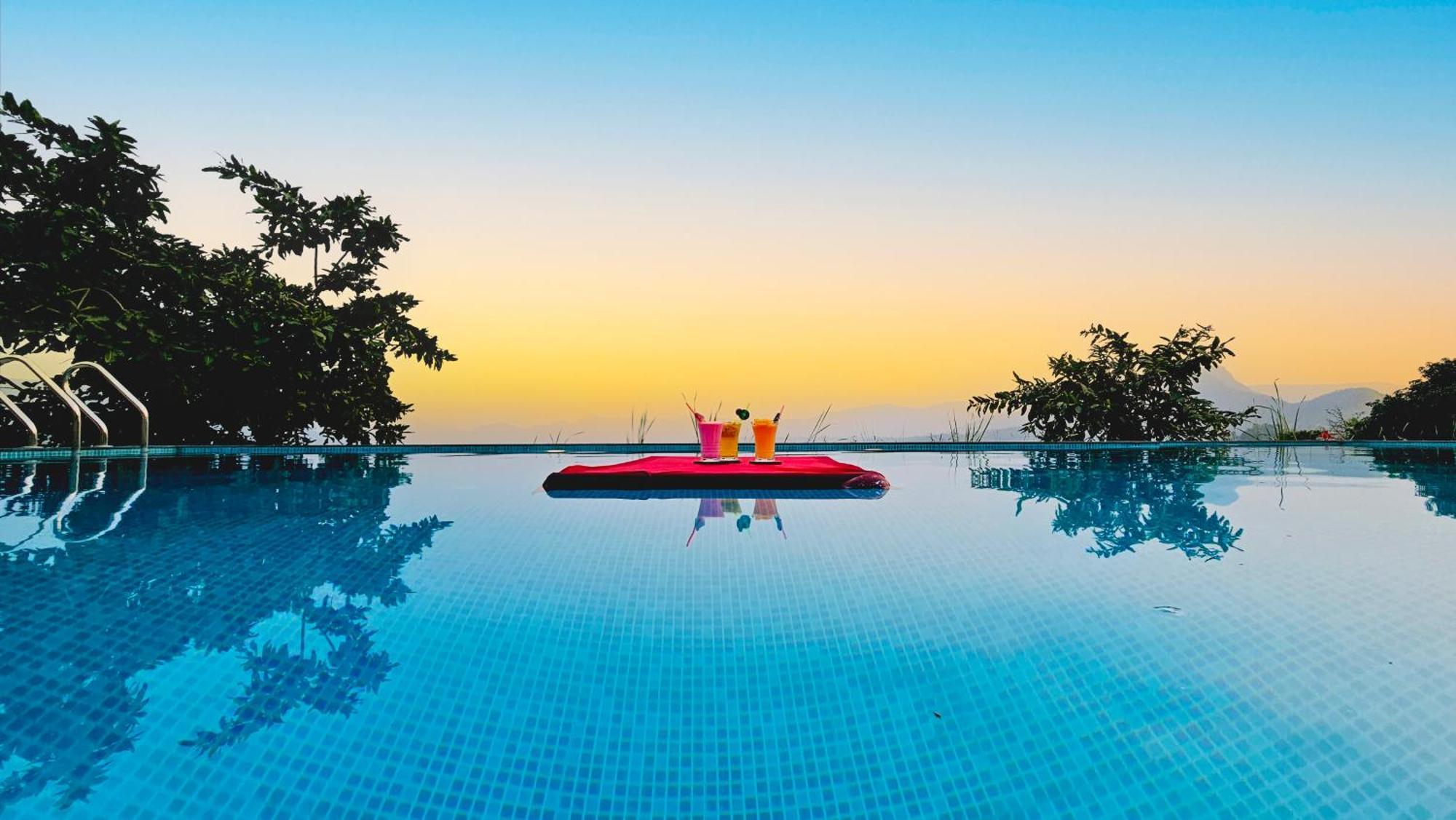 Shinde'S Tikona Valley Farm Villa Pune Eksteriør bilde